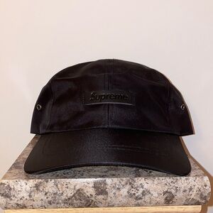 Supreme hat black